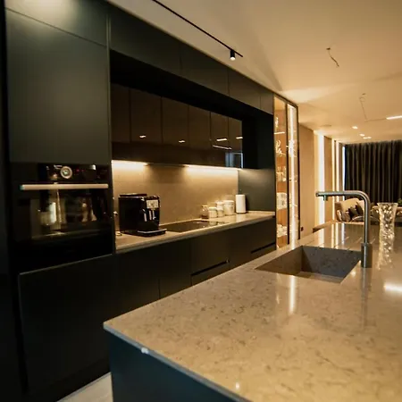 Luxury Dhermi Gjilek