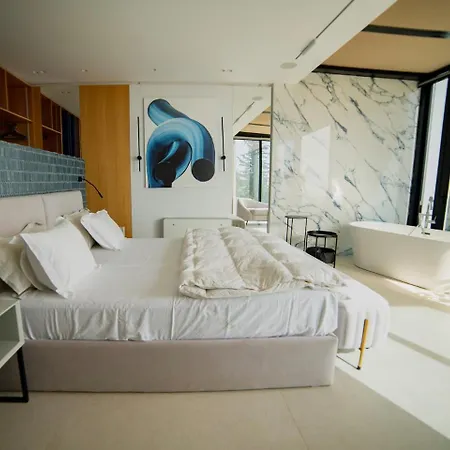Luxury Dhermi *
