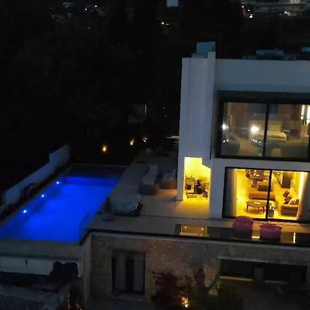 Luxury Dhermi *