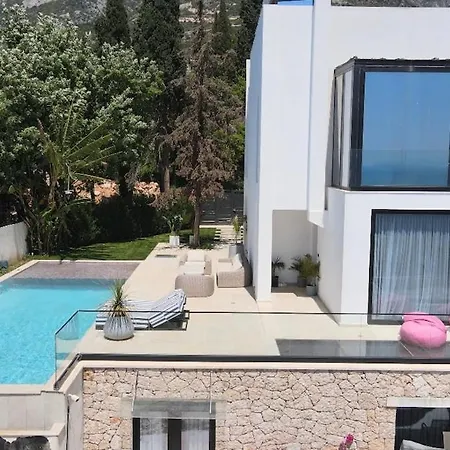 Luxury Dhermi Gjilek